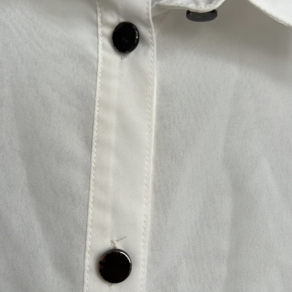 Kenneth Cole New York Ivory sleeveless blouse size small petite - Picture 2 of 5